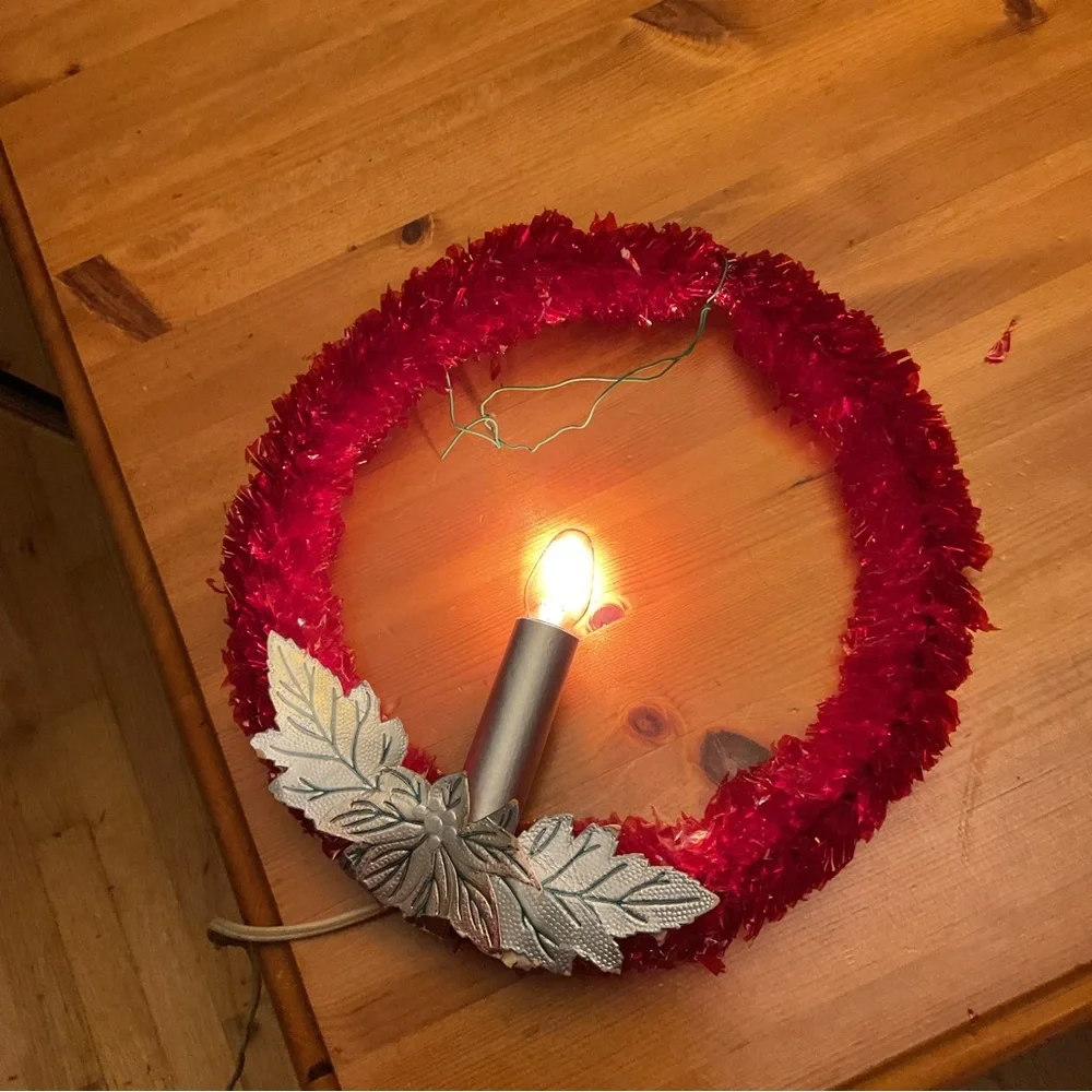 VINTAGE CHRISTMAS RED CELLOPHANE WINDOW WREATHS WITH CANDLE MID CENTURY KITCSH